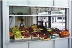 Vertikalschiebenster-Obstladen